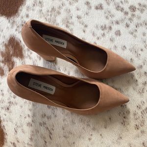 Steve Madden Nude heels! Worn twice. Like new. Only two minor flaws pictured.
